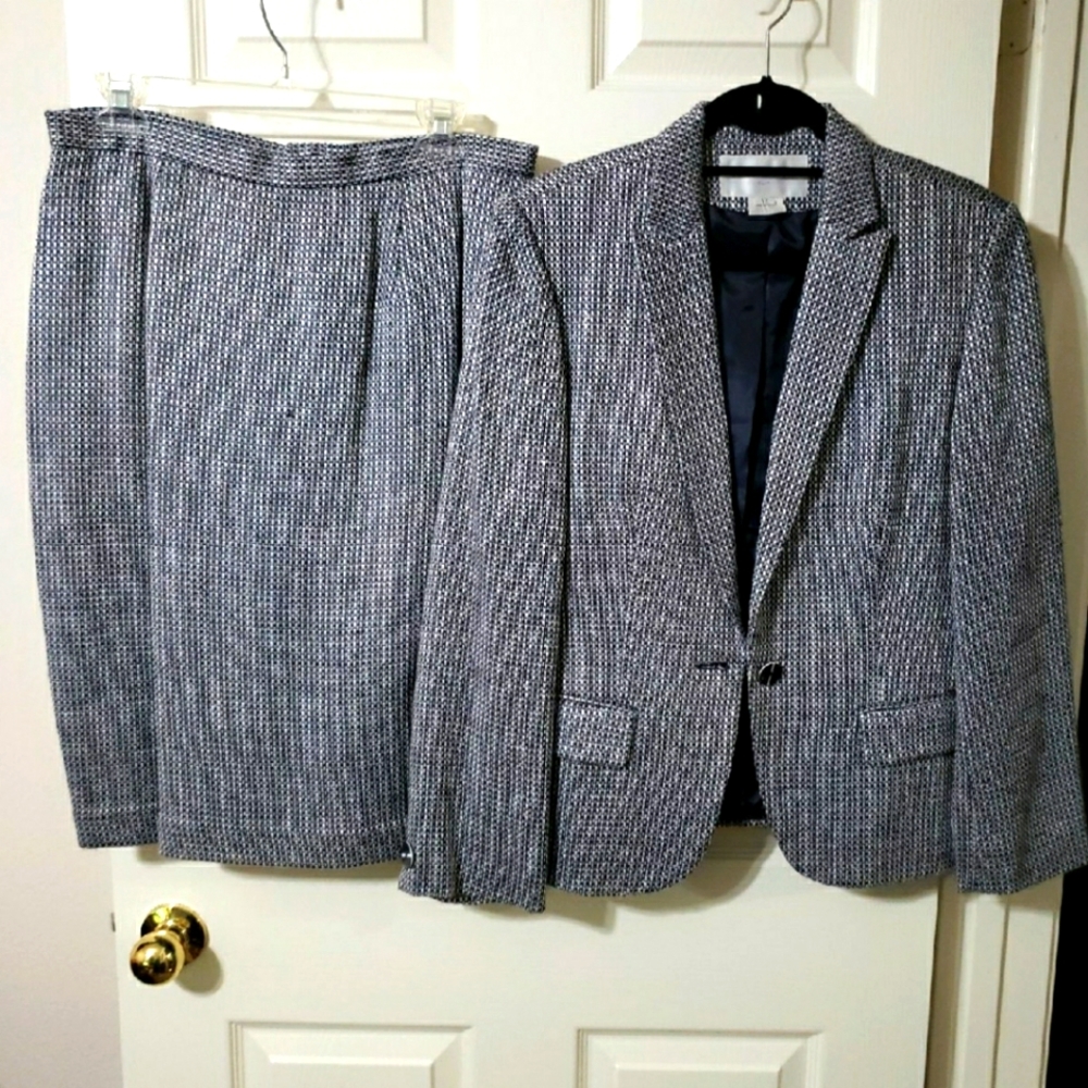 SILK SUIT